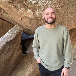 Meet your Posher, Emilio